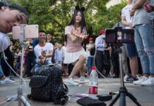 Komdigi Kaji Sertifikasi untuk Influencer, Belajar dari Regulasi di Cina