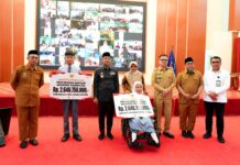 Gubernur Andi Sudirman Serahkan Beasiswa Disabilitas untuk Ribuan Siswa SLB se-Sulsel